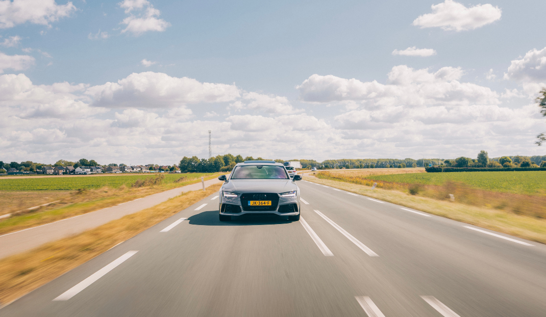 foto van een audi rs 7 tijdens evenement